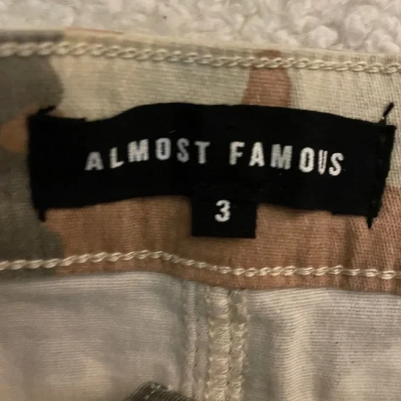 Almost Famous Womenβs A-Line Mini Skirt Size 3 NWT - Picture 5 of 10